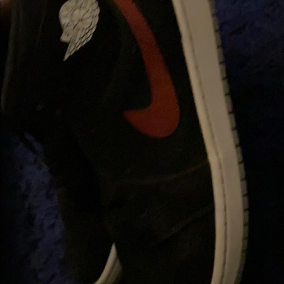 aj1 mid multicolor swoosh